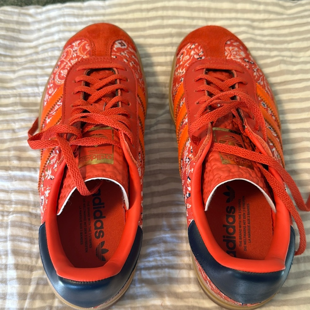 Adidas Gazelle, red floral, size 8. New w/o box